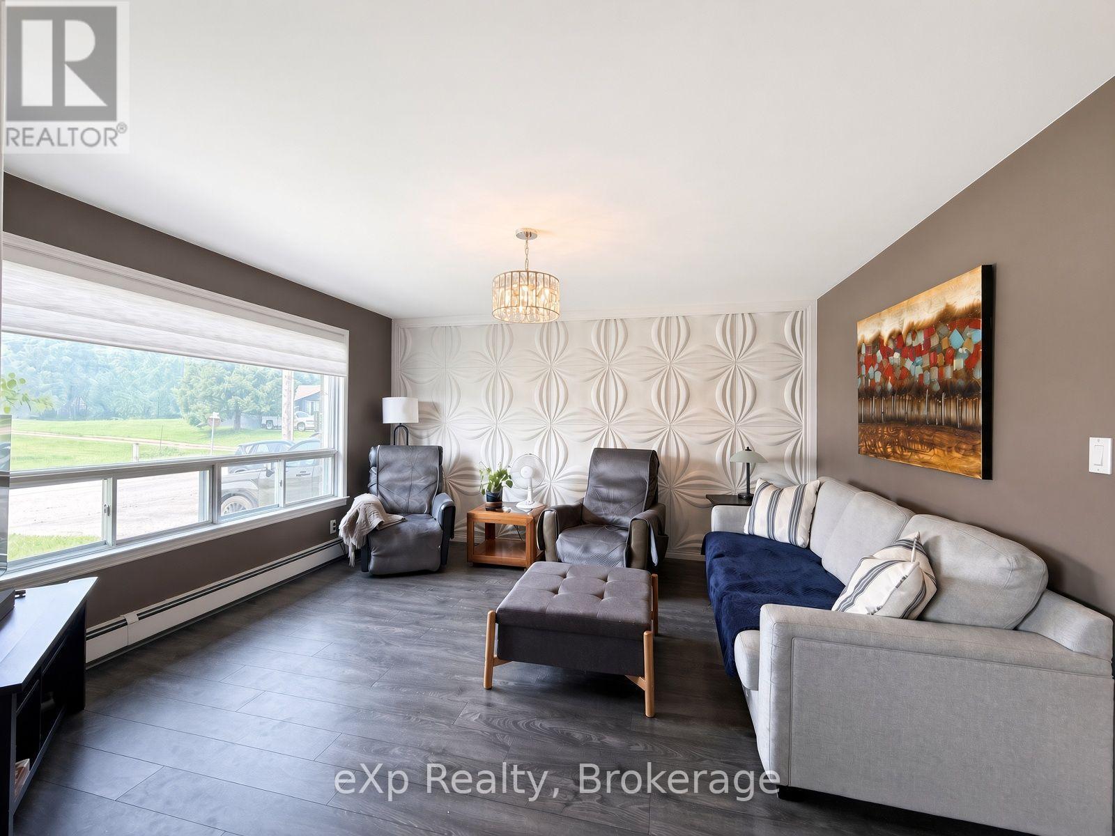 23 12TH STREET S - 6