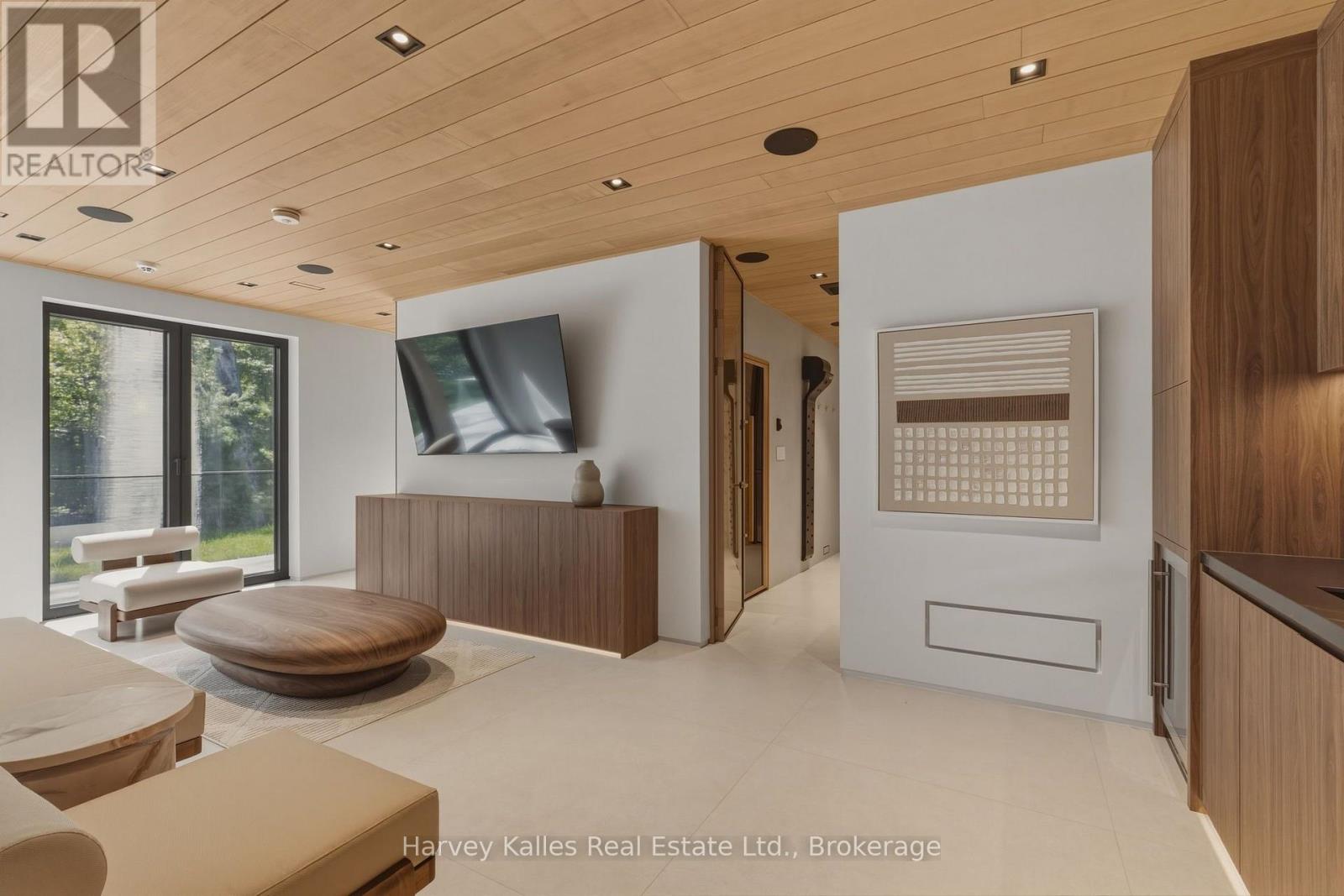 #2 1013 HALLS ROAD - Image 34