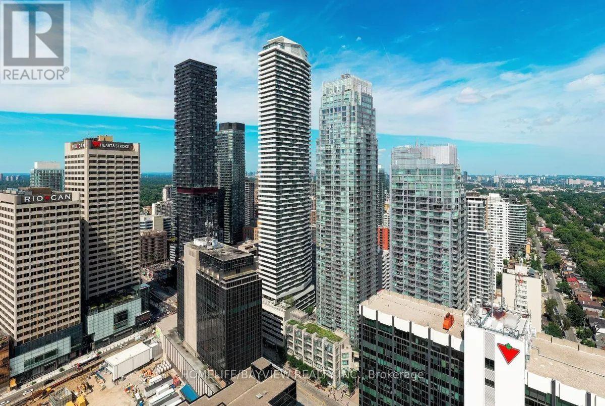 Photo of 2221 yonge Street