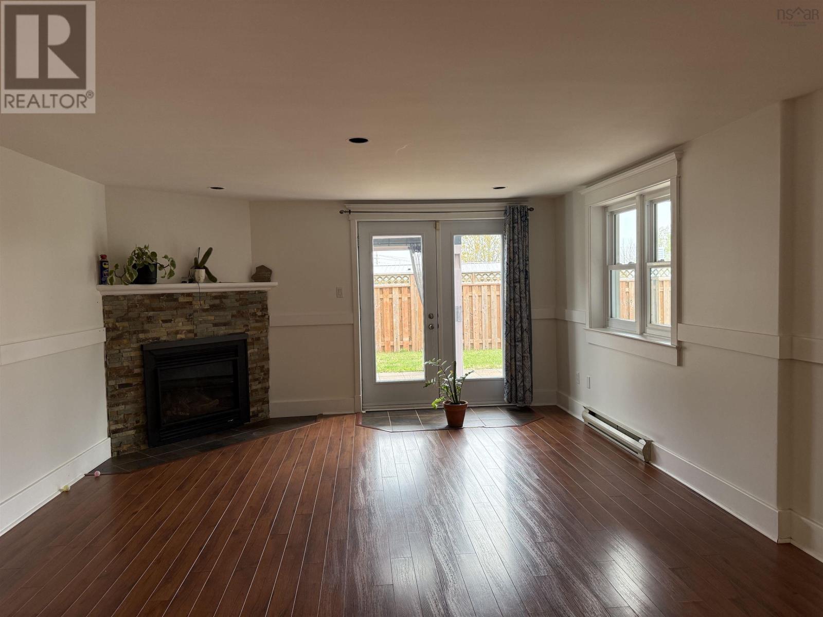 Property 7 of 38 of 41 Birchview Crescent