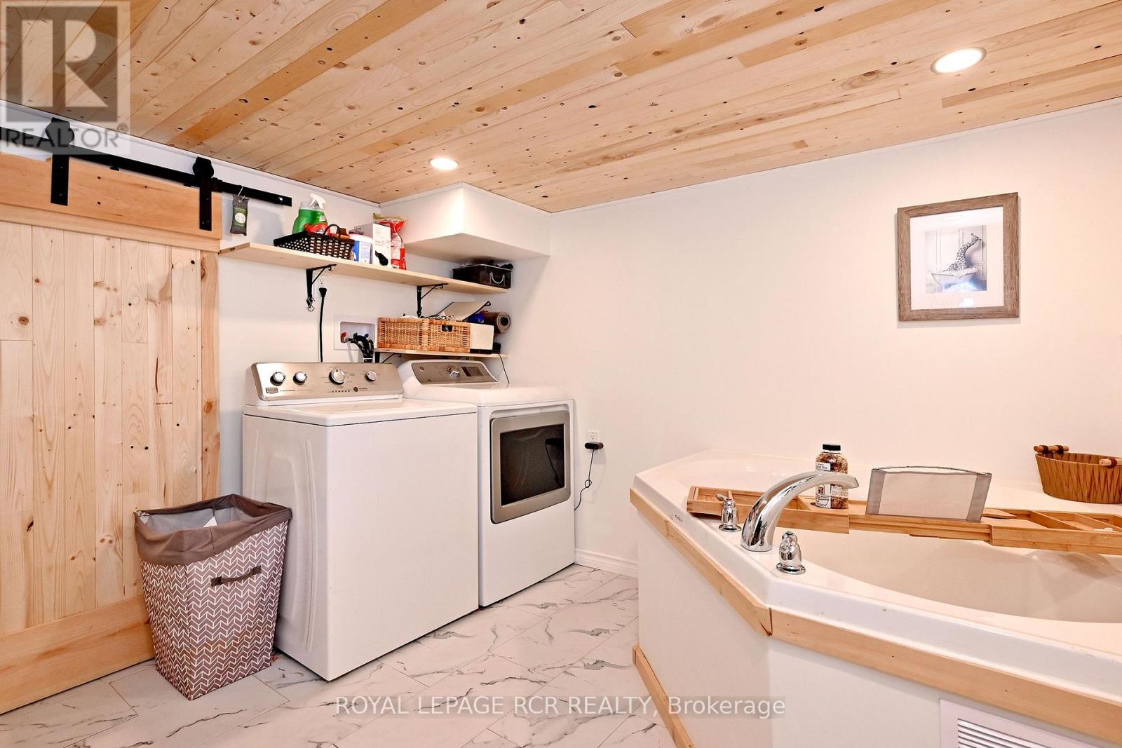 116 BUCKINGHAM AVENUE - 30