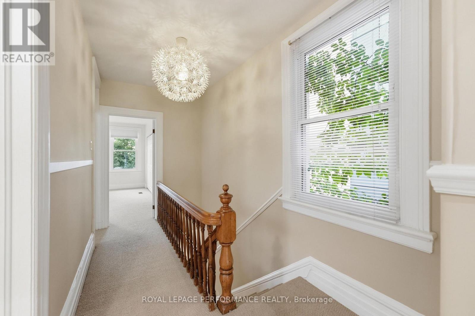 284 Crichton Street