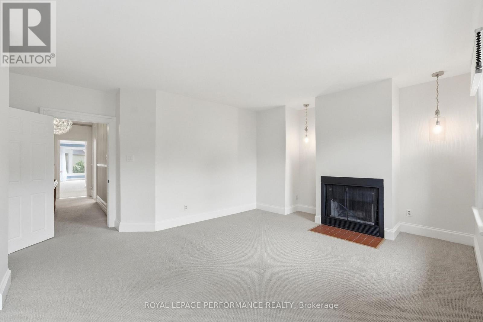 284 Crichton Street