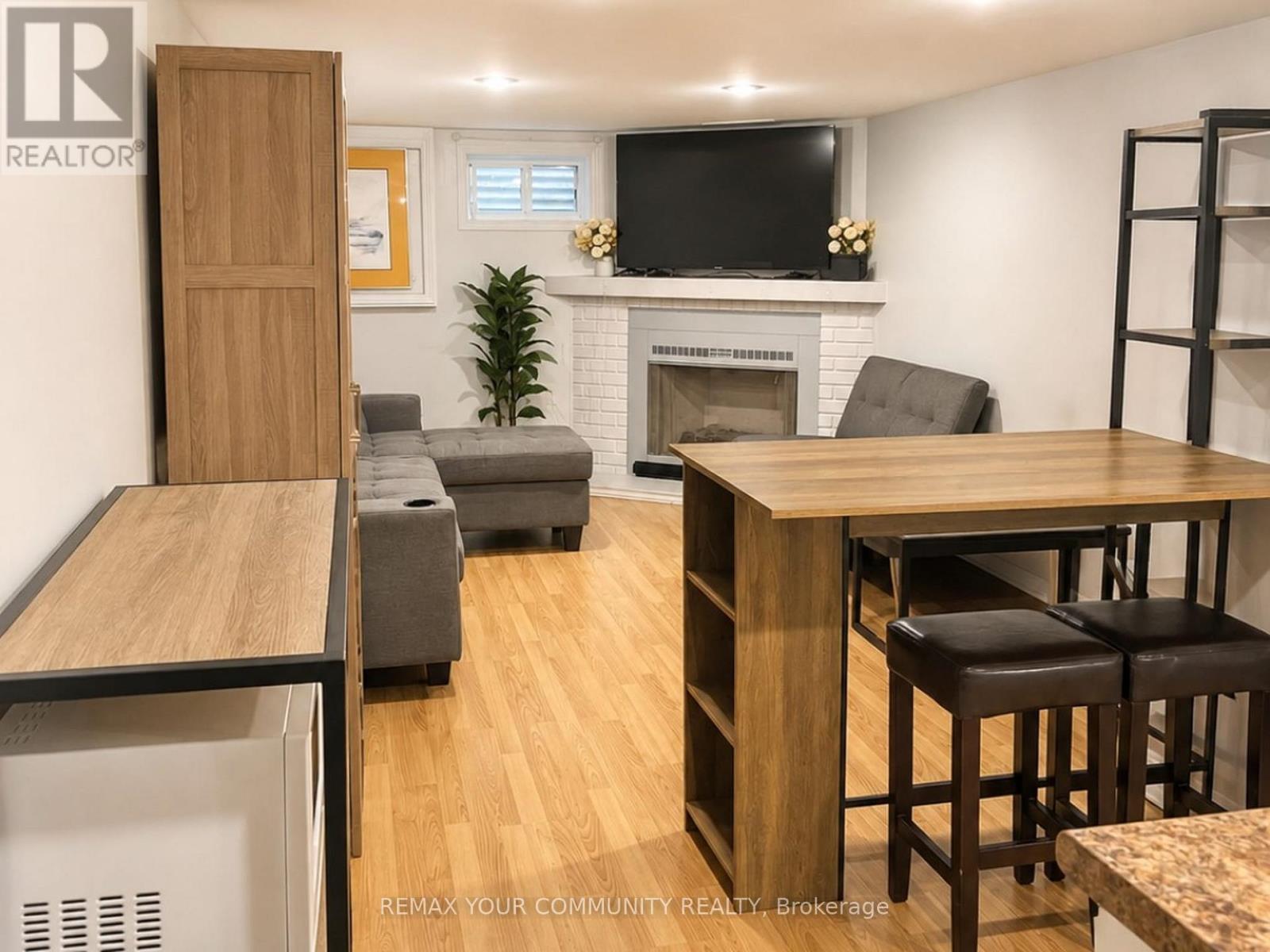 62 SECROFT CRESCENT - 18