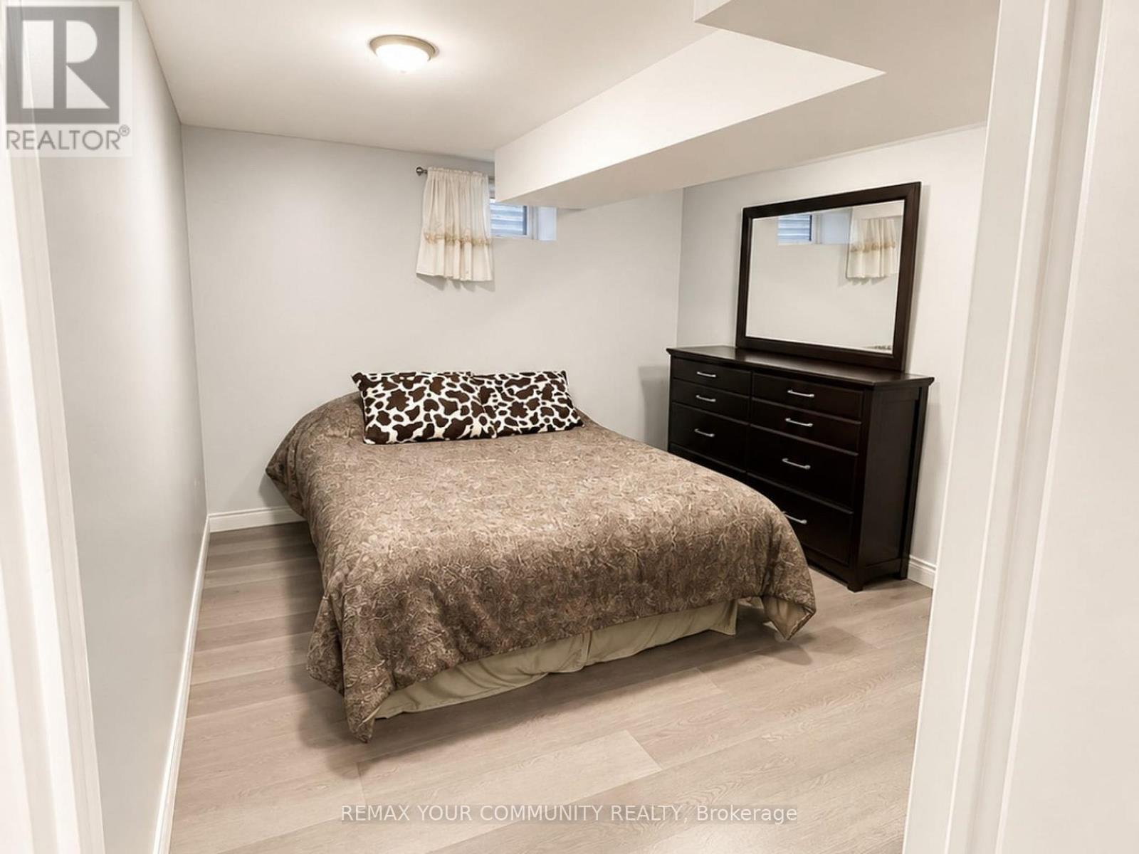 62 SECROFT CRESCENT - 24