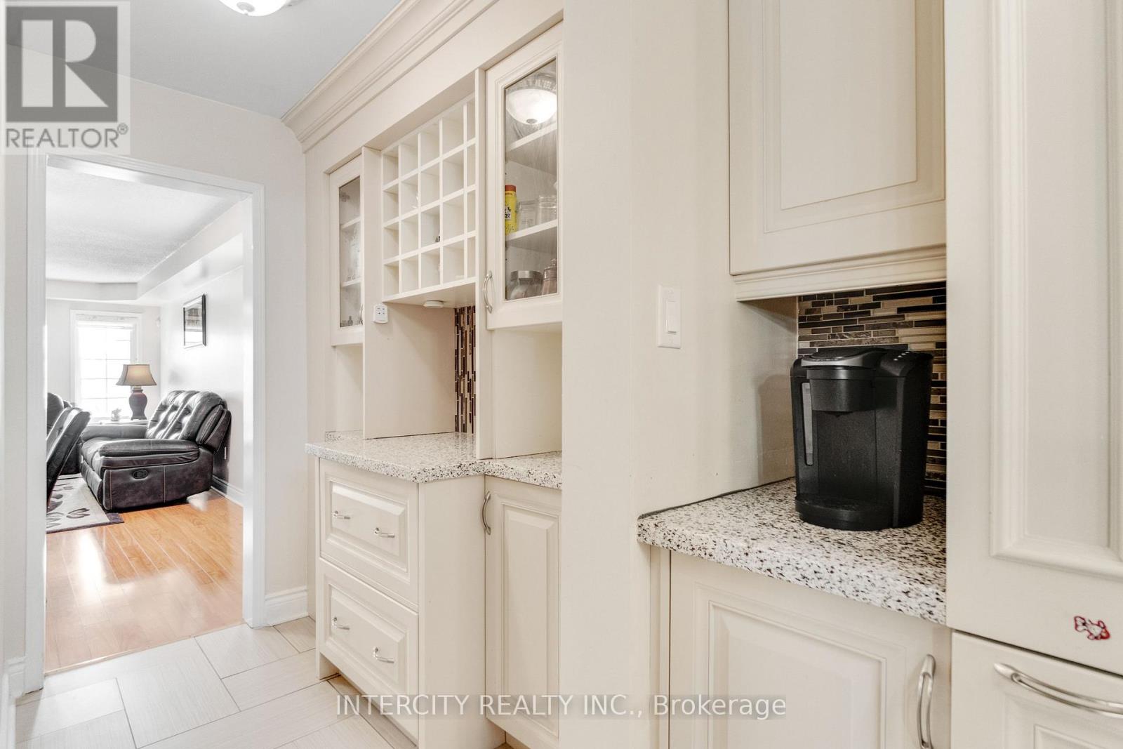 48 AVALANCHE CRESCENT - 18