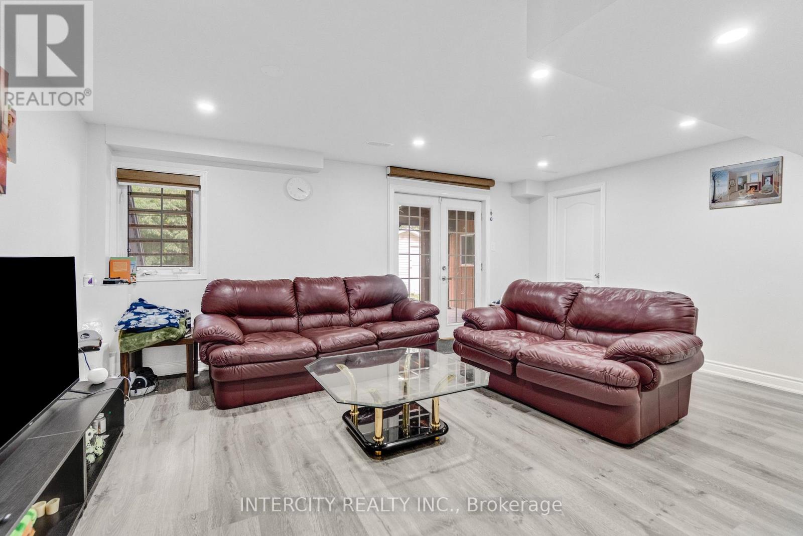 48 AVALANCHE CRESCENT - 39