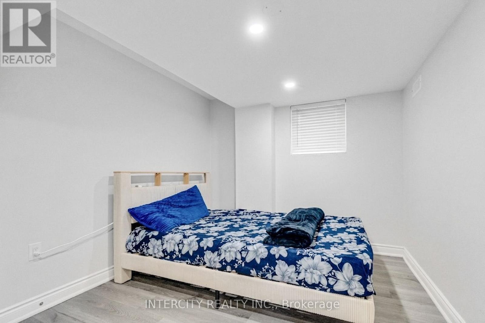 48 AVALANCHE CRESCENT - 43