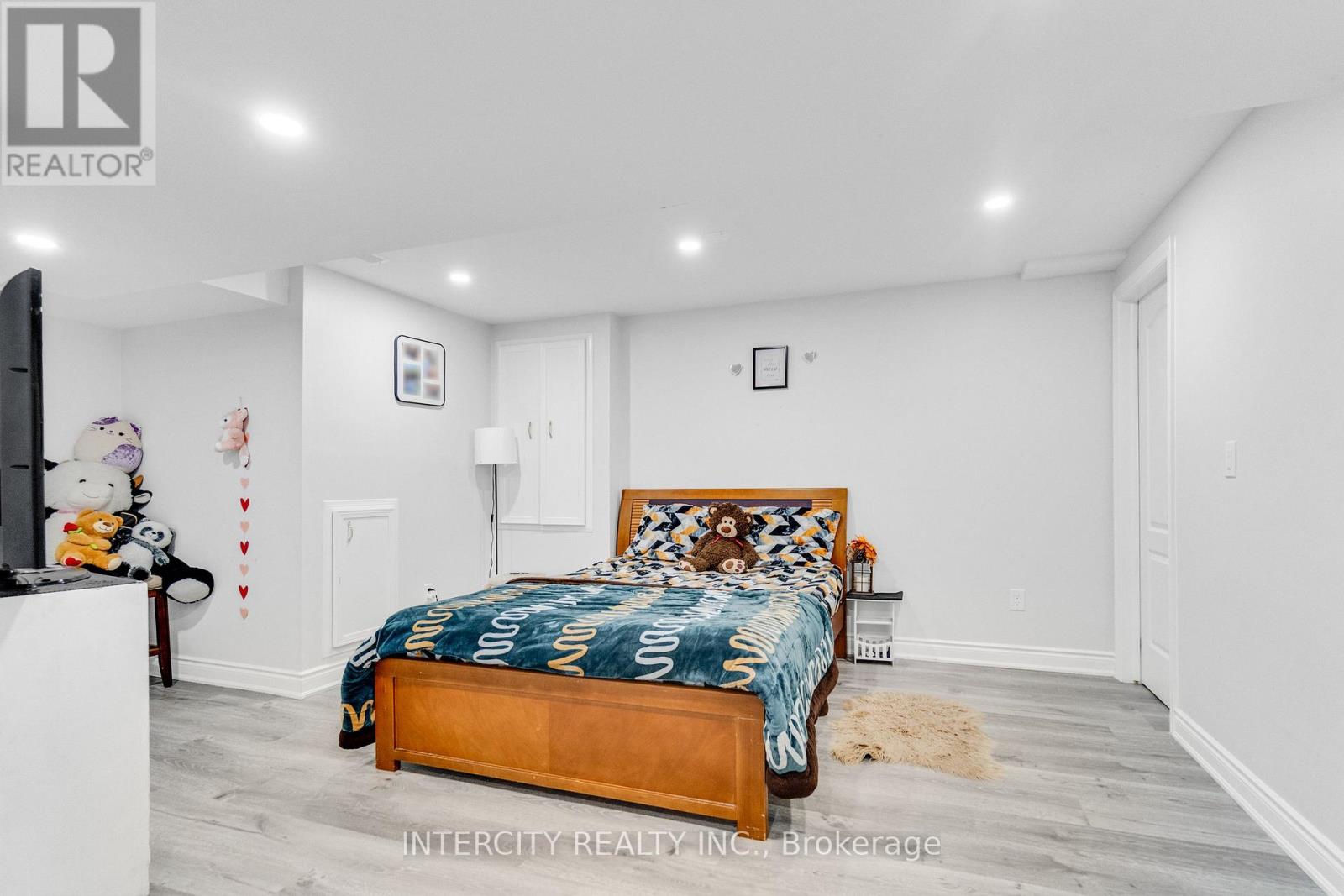 48 AVALANCHE CRESCENT - 45