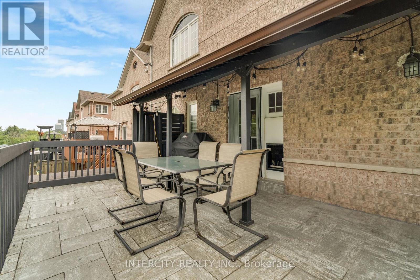 48 AVALANCHE CRESCENT - 50