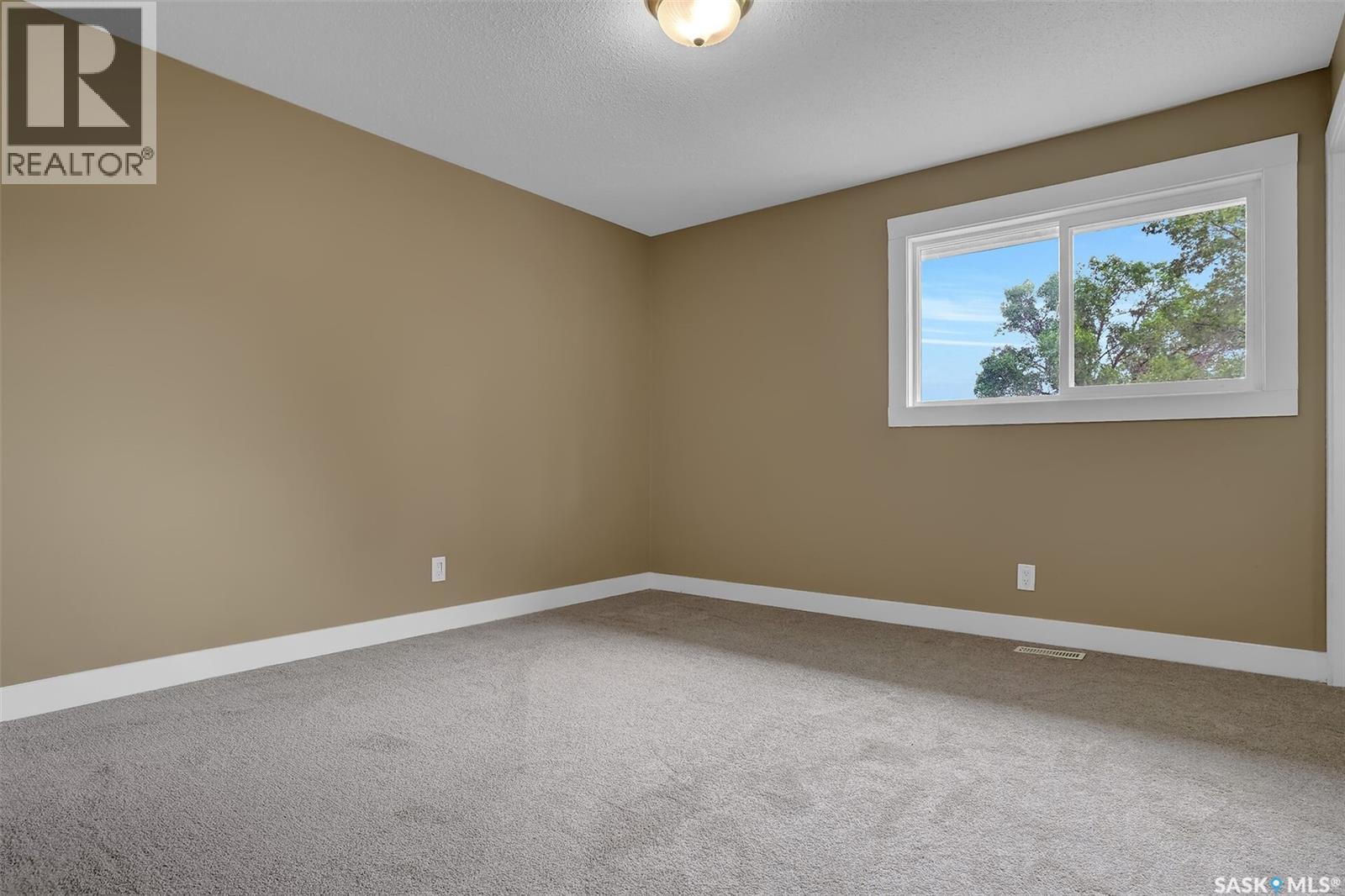34 Armstrong BAY - Image 10