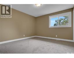 Laundry room - 34 Armstrong Bay, Regina, SK S4N4G7 Photo 10