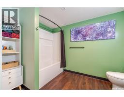 262 Athabasca Street E, Moose Jaw, SK S6H0L5 Photo 35
