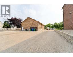 262 Athabasca Street E, Moose Jaw, SK S6H0L5 Photo 38