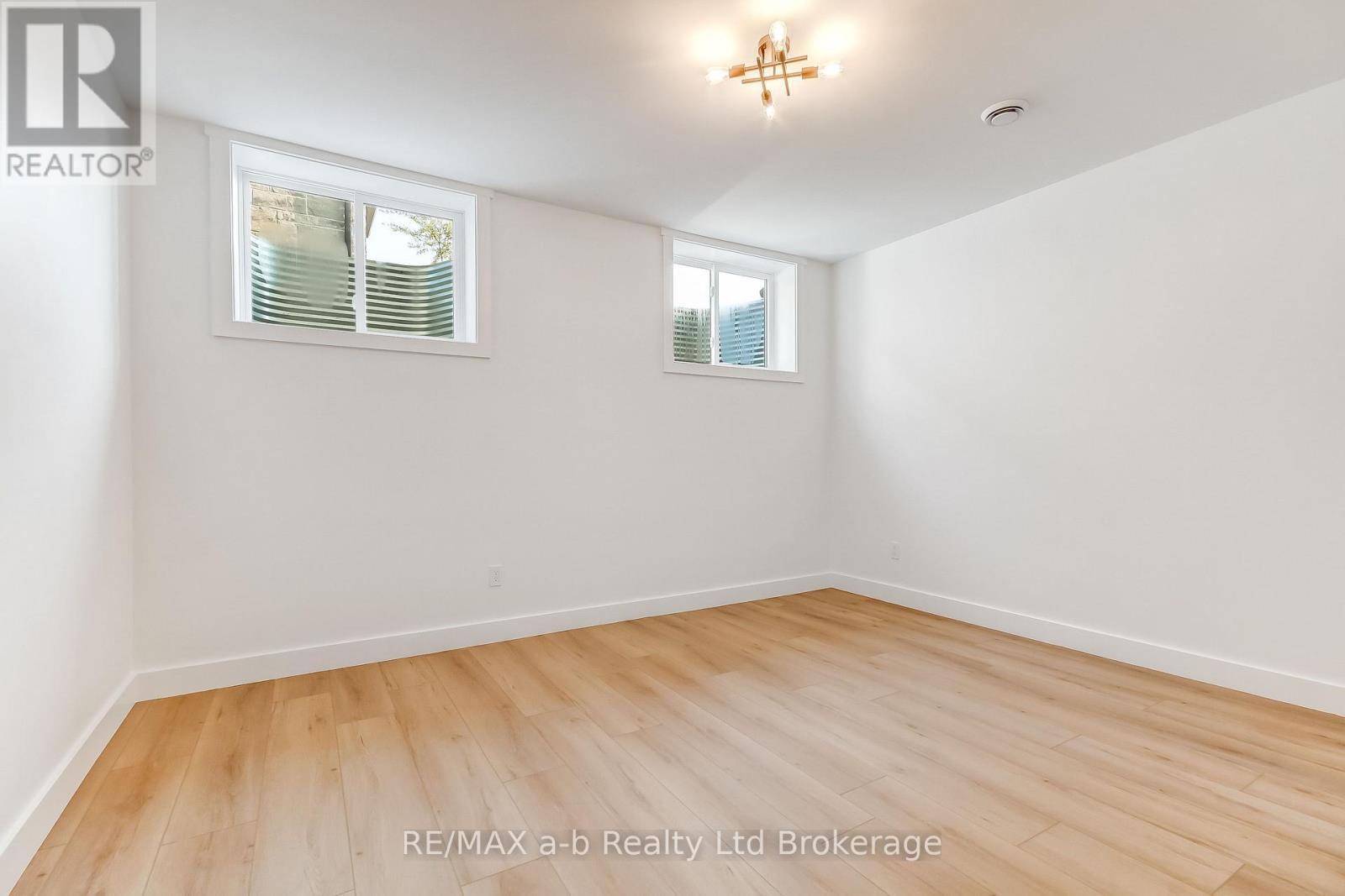 74 HERB STREET - Image 27