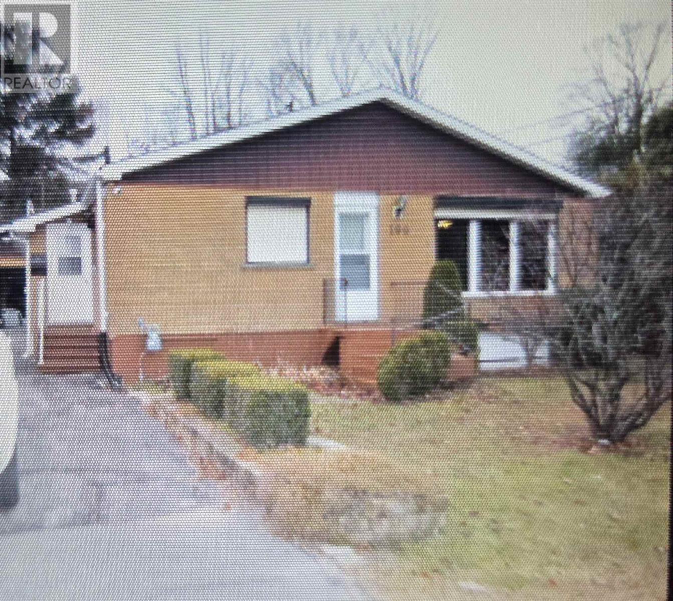 190 Axmith AVE