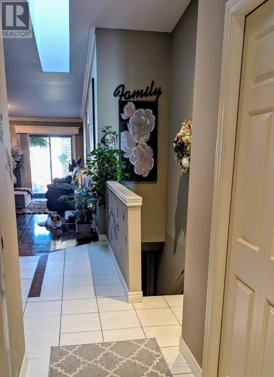 22 MCINTOSH AVENUE - 12