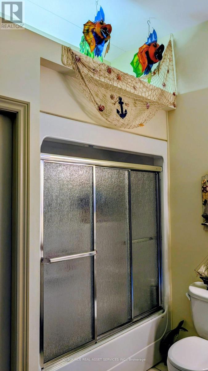 22 MCINTOSH AVENUE - 8