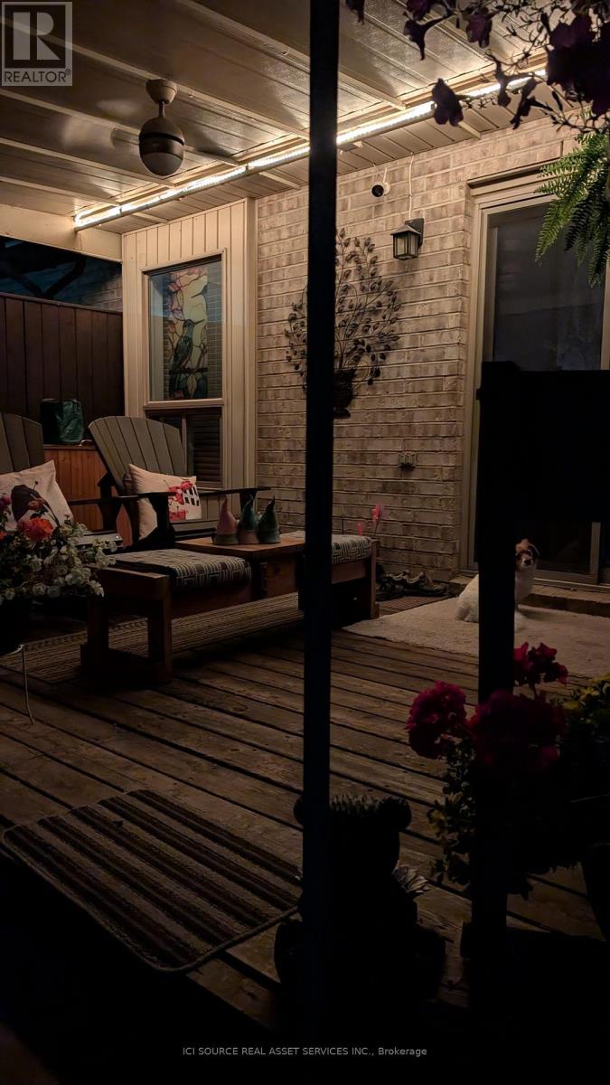 22 MCINTOSH AVENUE - 24