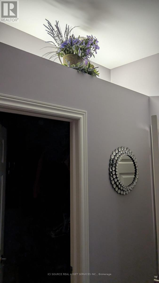22 MCINTOSH AVENUE - 11