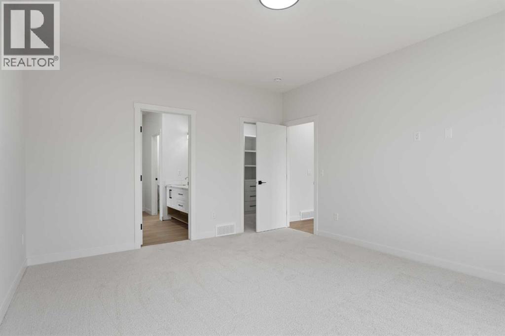 425 Montrose Green Southeast - Photo 15