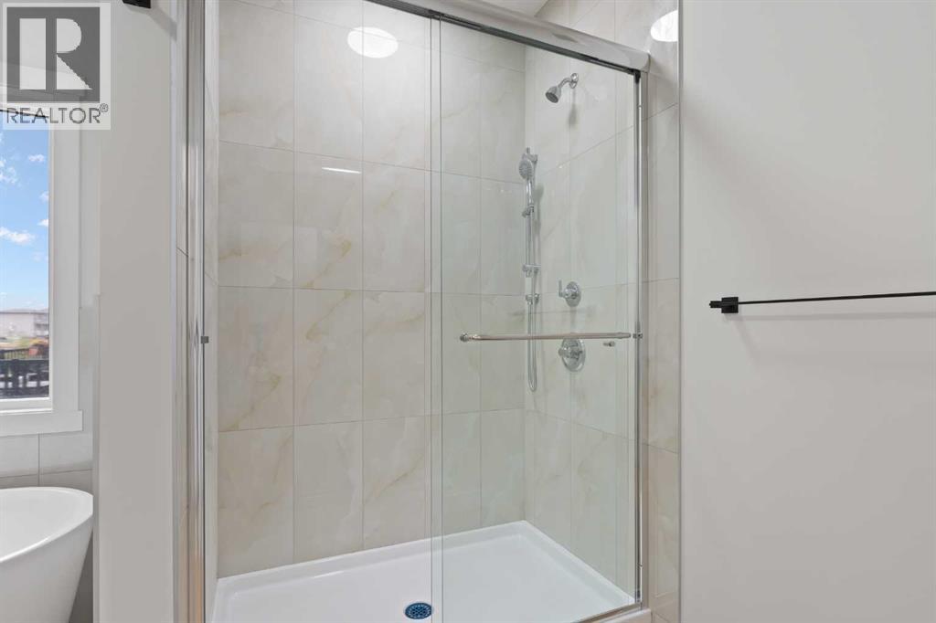 425 Montrose Green Southeast - Photo 18