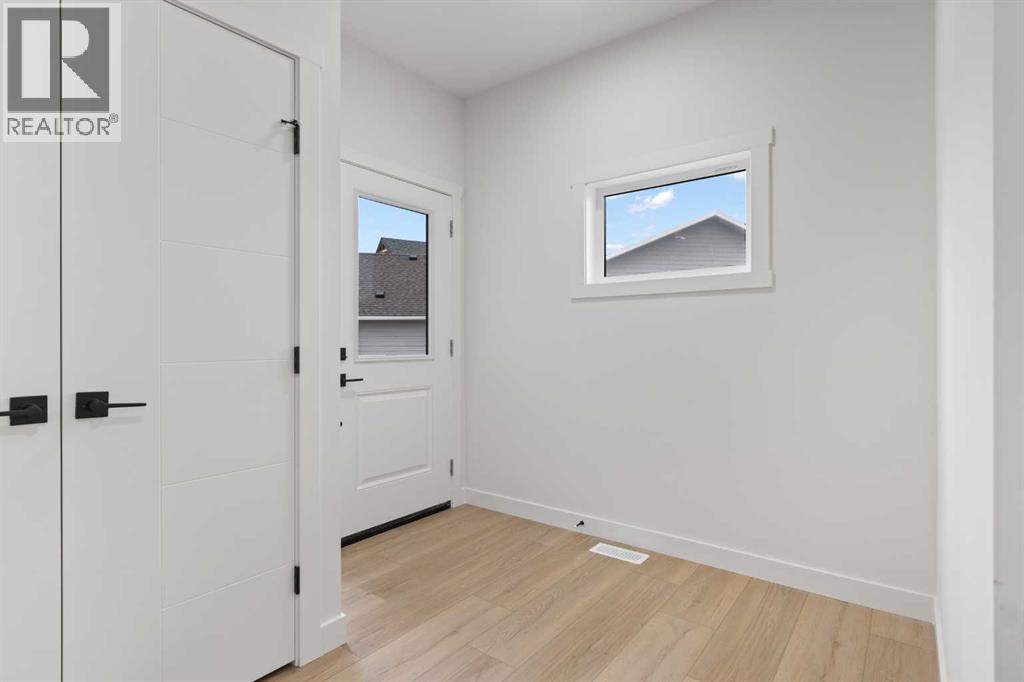 425 Montrose Green Southeast - Photo 6