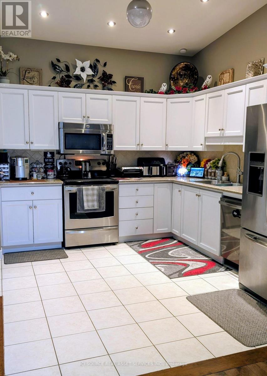 22 MCINTOSH AVENUE - Image 4