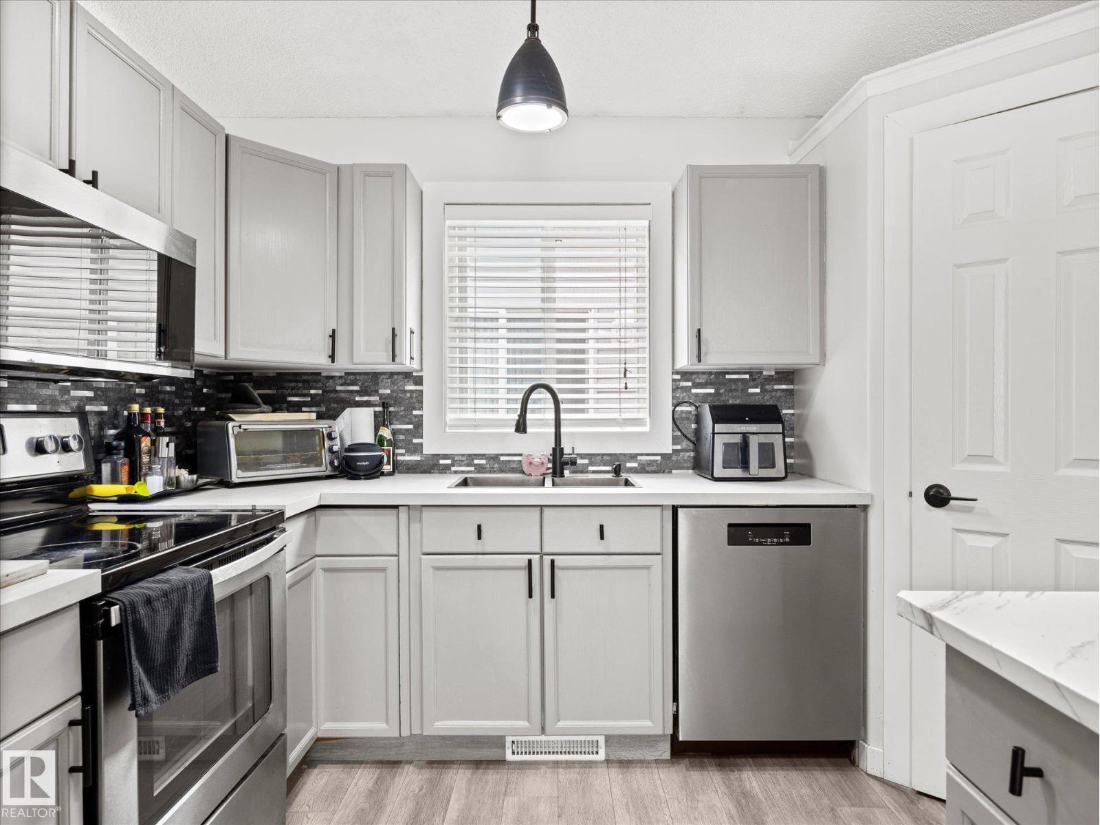 2916 31 ST NW - 8
