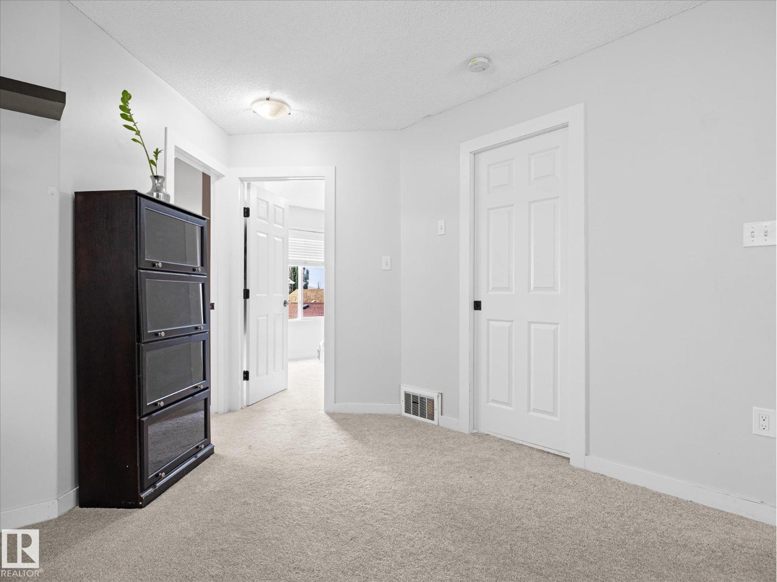 2916 31 Street NW - Photo 20