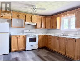 7 Castlewood Drive thumbnail 16