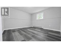 7 Castlewood Drive thumbnail 18