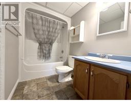 7 Castlewood Drive thumbnail 19
