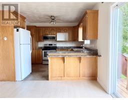 7 Castlewood Drive thumbnail 4