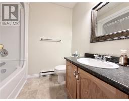 7 Castlewood Drive thumbnail 8