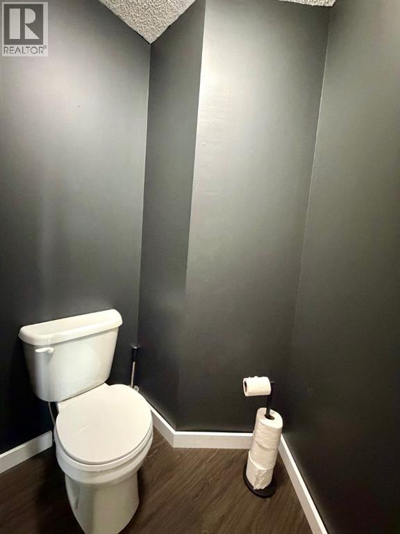 10209 103 Ave - 23