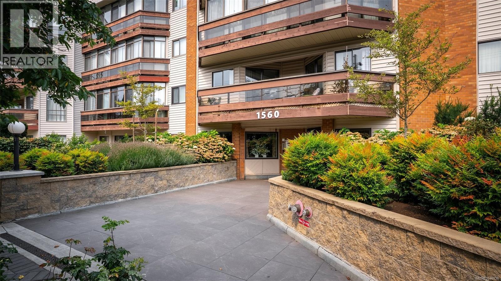 #201 1560 Hillside Ave - 29