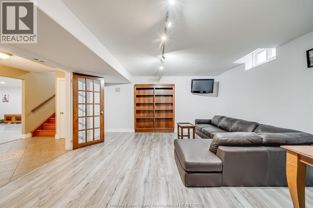 2990 NORMANDY STREET - Image 32