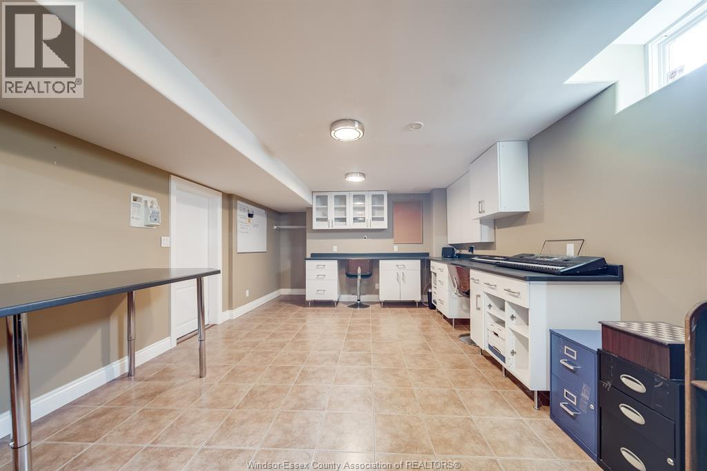2990 NORMANDY STREET - Image 34