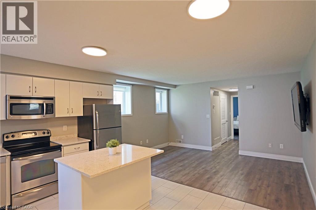 240 WESTMEADOW Drive Unit# 14A — photo 3