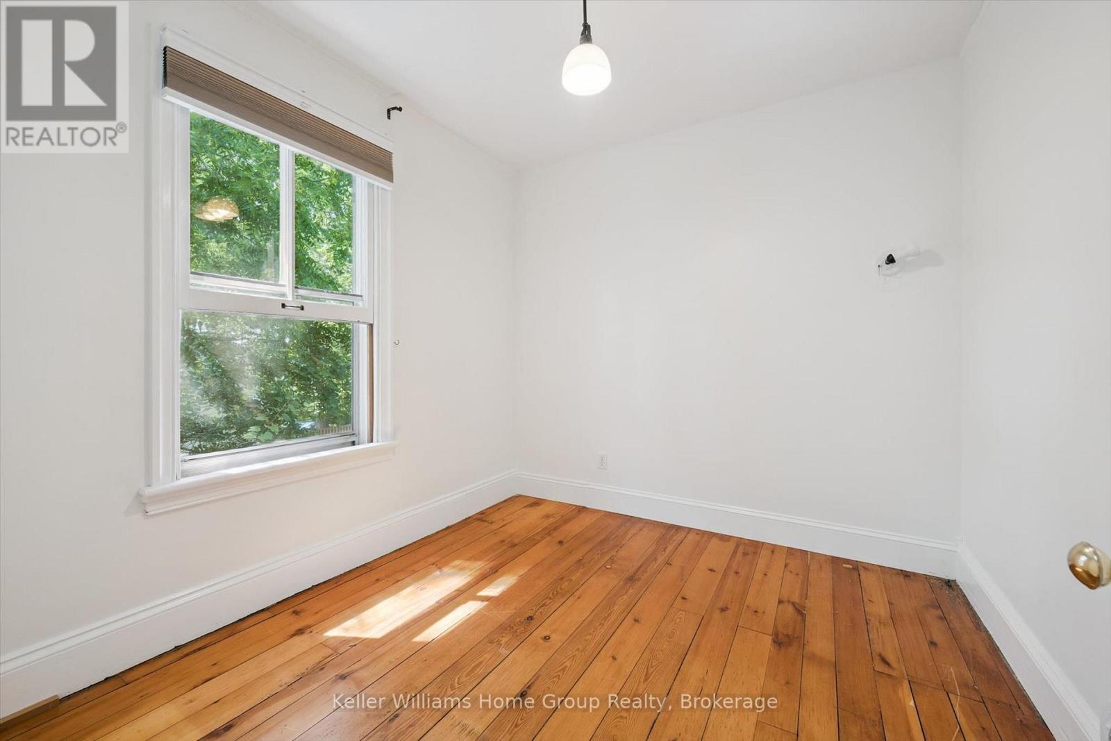 129 SUFFOLK STREET W - 26