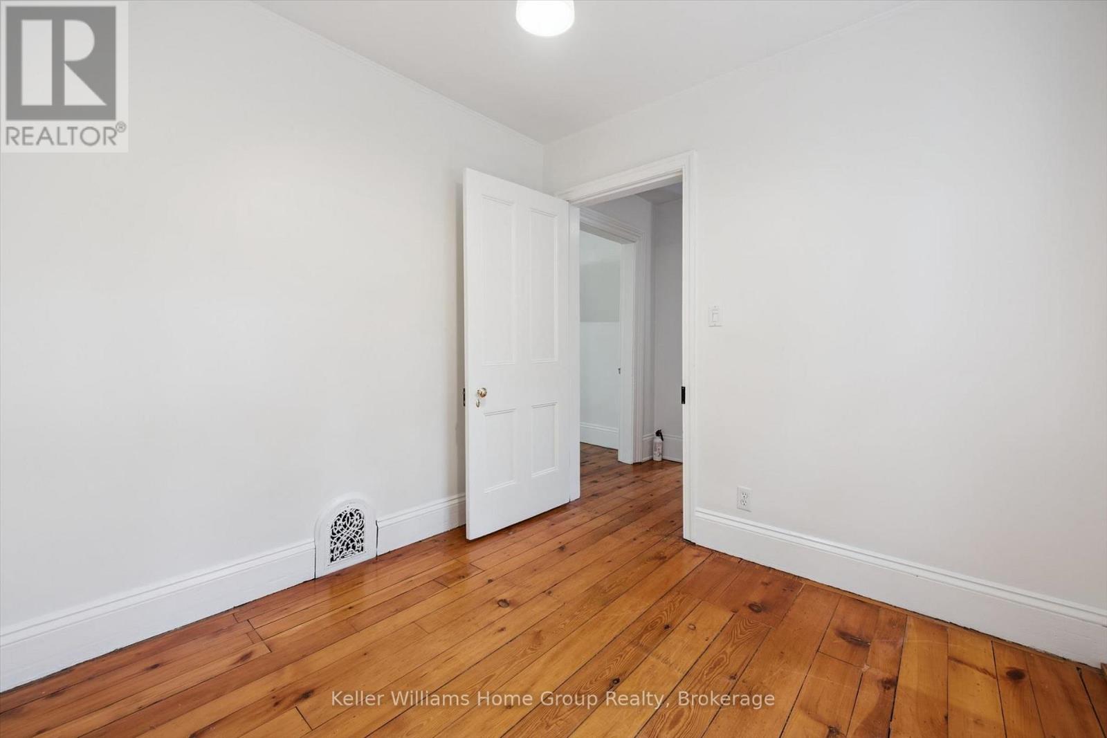 129 SUFFOLK STREET W - 27