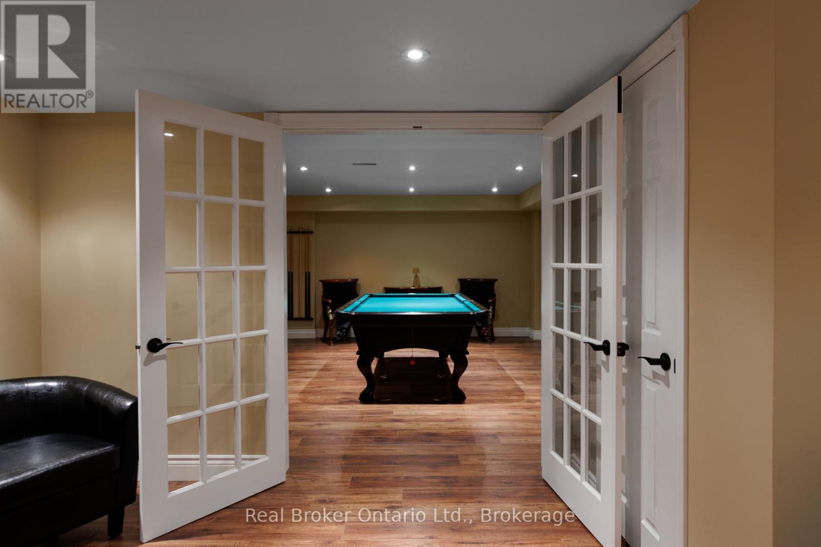 9 PAIGE COURT - Image 25