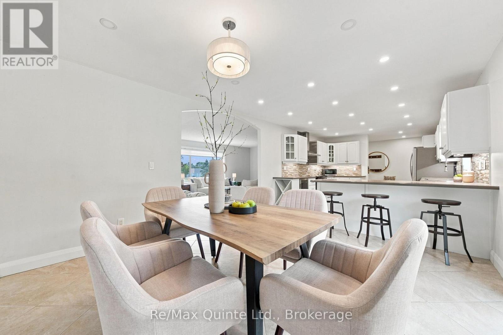 16 BAY BREEZE STREET - Image 12