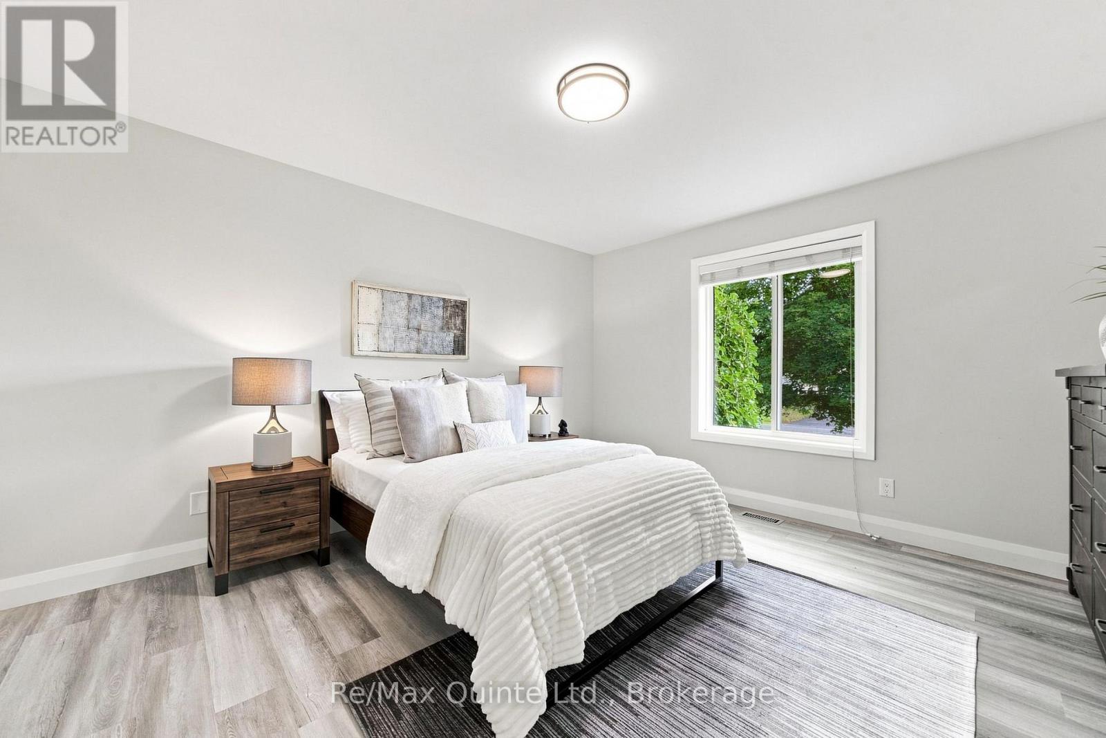 16 BAY BREEZE STREET - Image 25