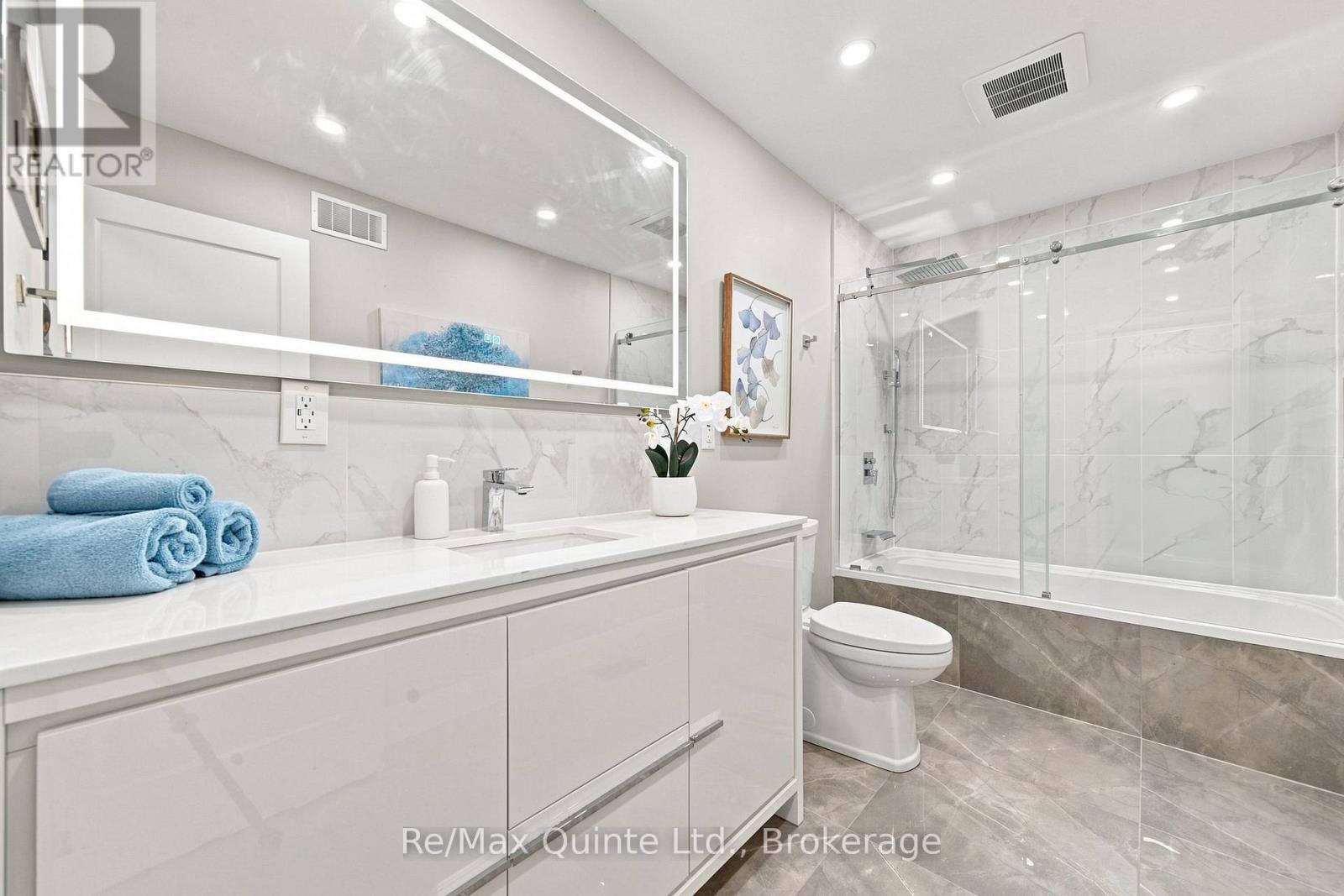 16 BAY BREEZE STREET - Image 27