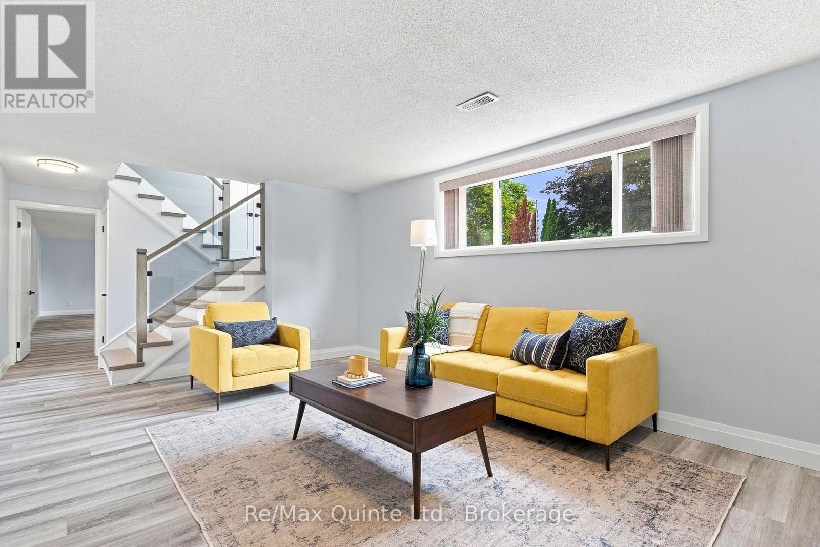 16 BAY BREEZE STREET - Image 31