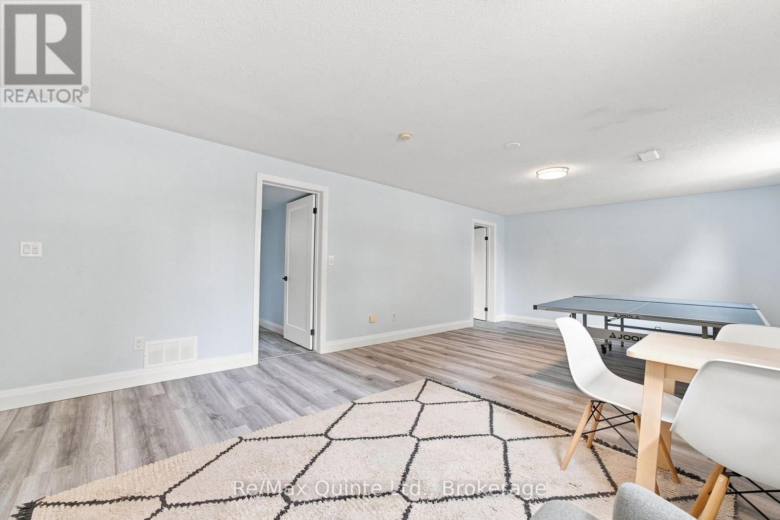 16 BAY BREEZE STREET - Image 39