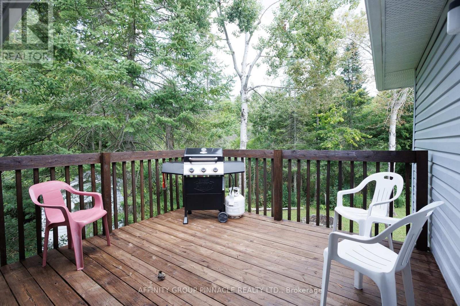 48 KENNEDY DRIVE - Image 30