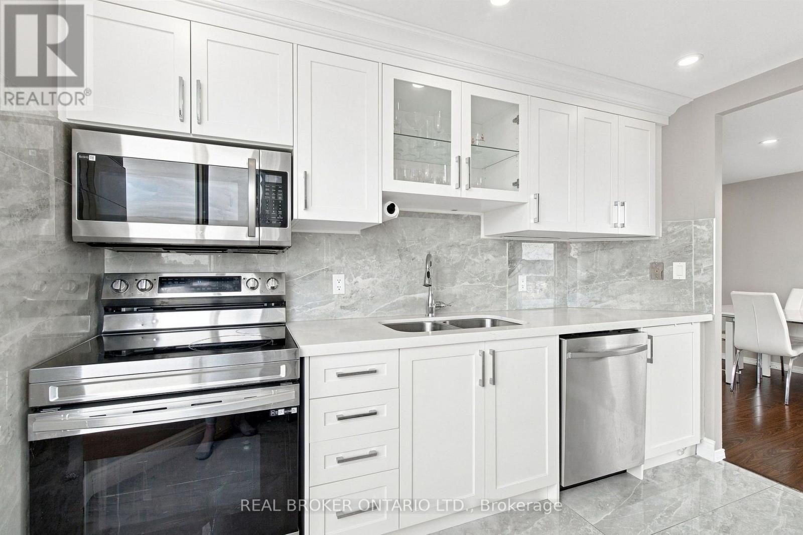 #709 5001 FINCH AVENUE E - 15